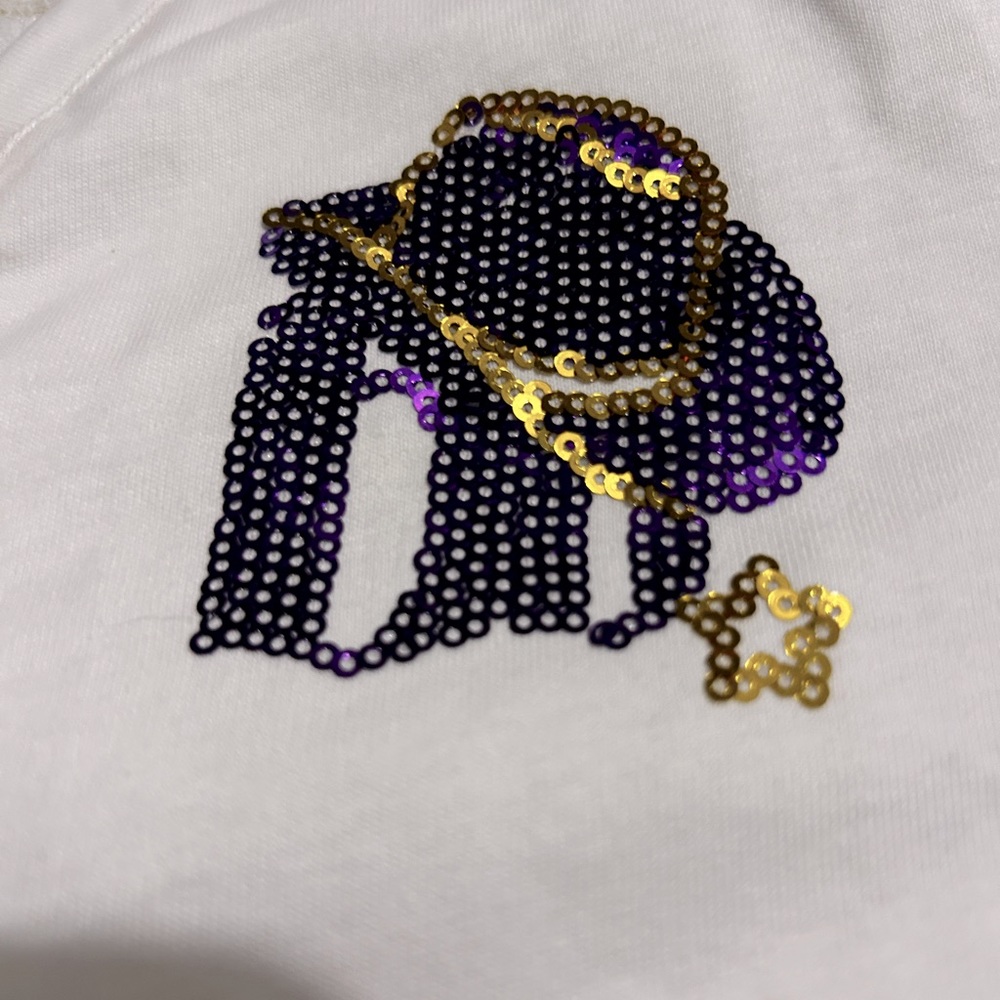 LSU BLUR B SEQUIN TSHIRT.
SUPER CUTE AND UNIQUE. NWT